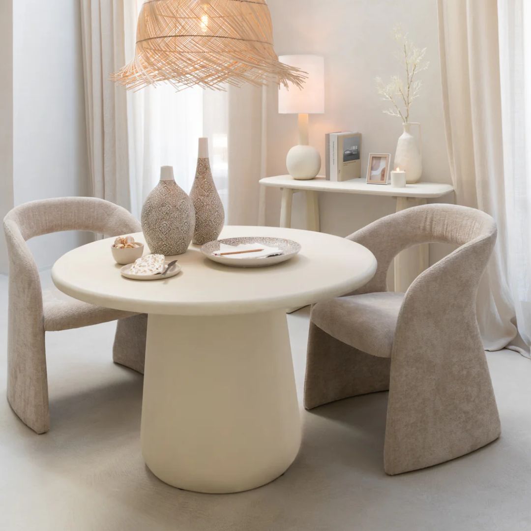 Eettafel van berken multiplex beige